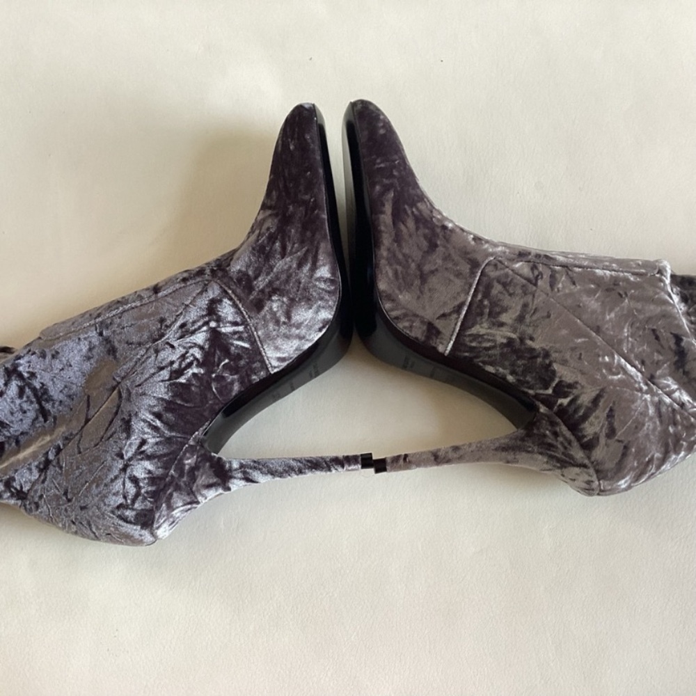 Saint Laurent Tall Velvet Stiletto Boot - Gray SZ 6.5/36.5 - Picture 9 of 11
